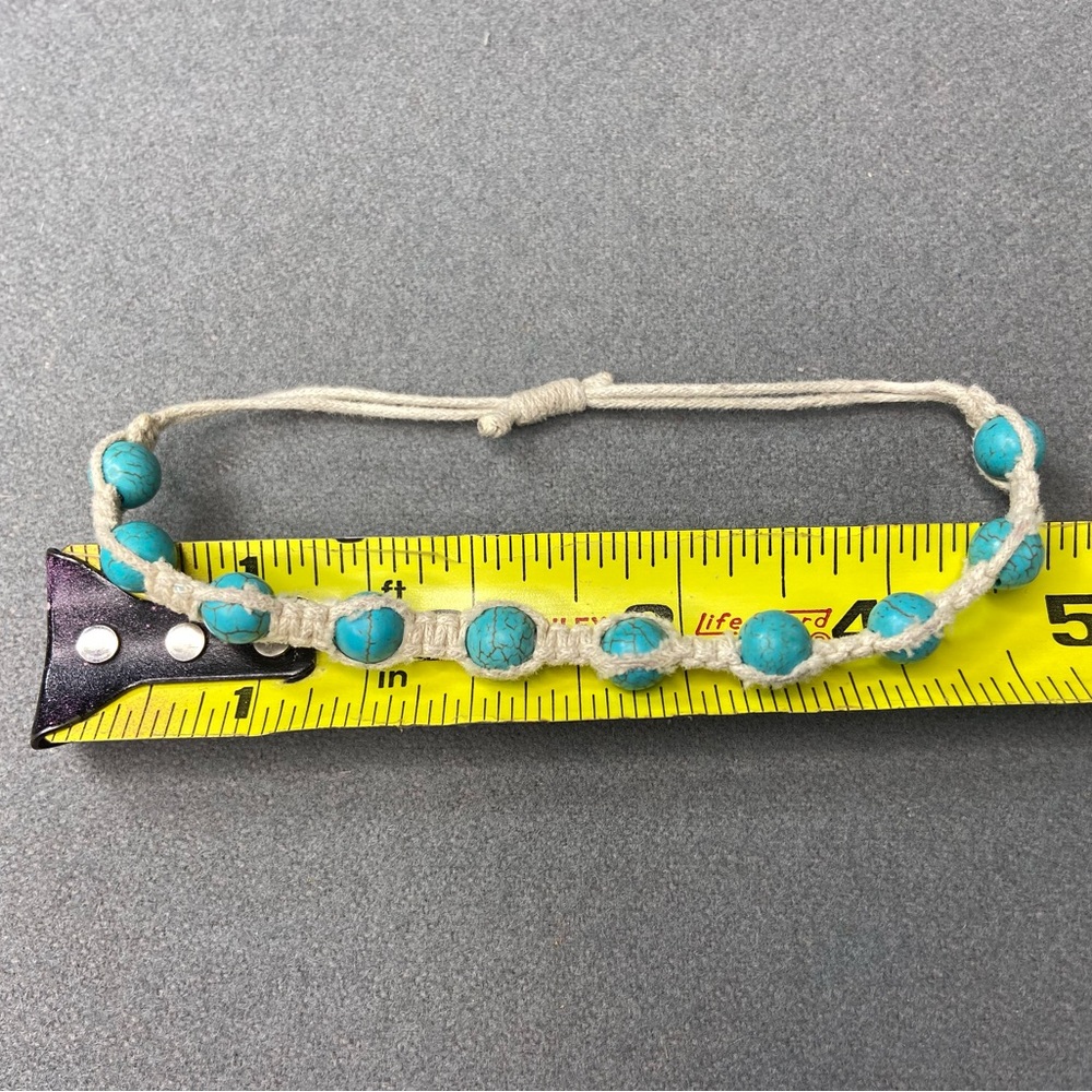 Turquoise Bead and Hemp Macramé Bracelet - Picture 4 of 4